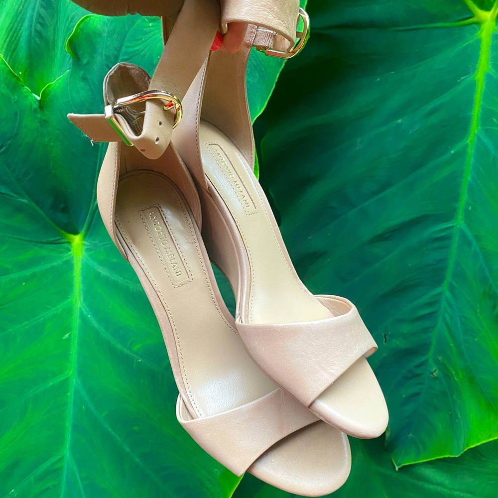 Comfortable Nude Wedges